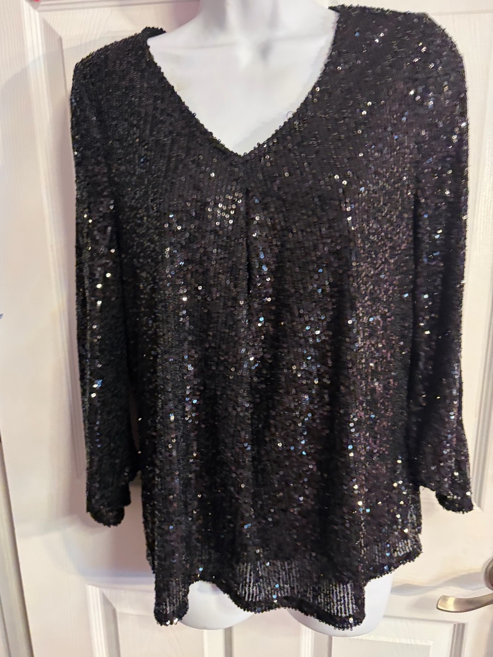 Women's Black Sequin V-Neck Long Sleeve Top